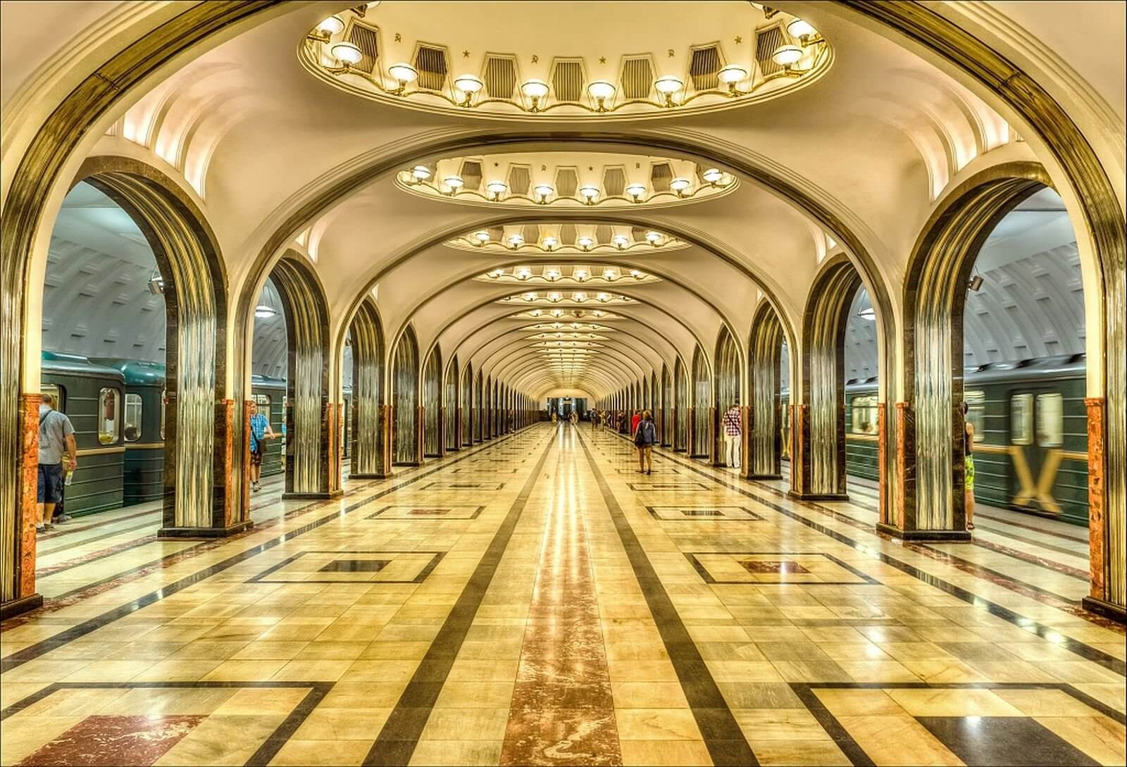 Фото станции метро "Маяковская"