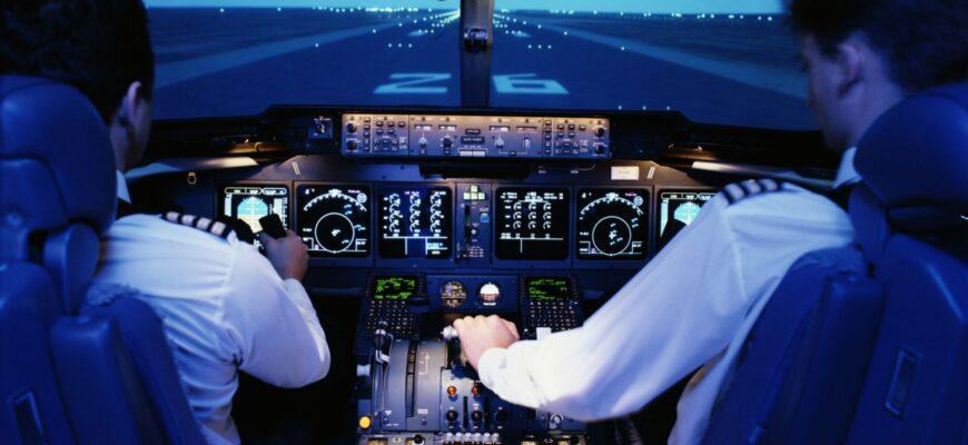 Пилоты авиалайнеров объясняют причины возникновения некоторых явлений, вызывающих опасения у пассажиров