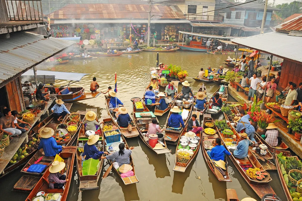 Рынок плавучих рыбаков Тайланд