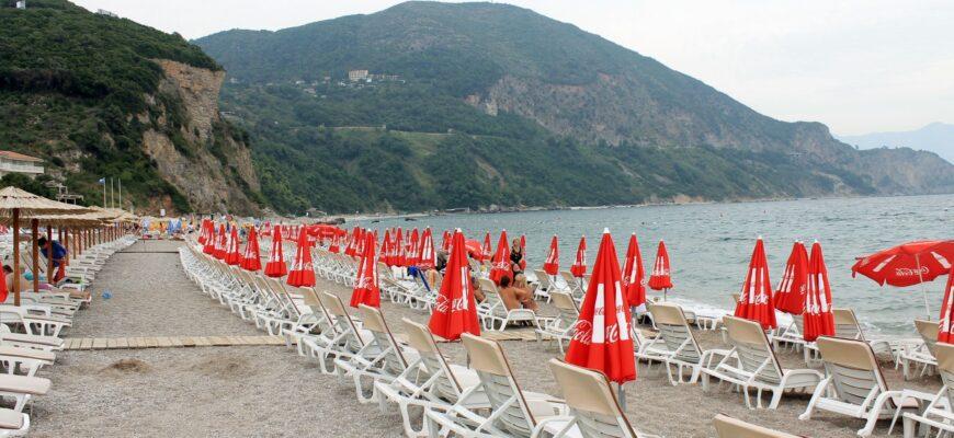 Пляж в Черногории